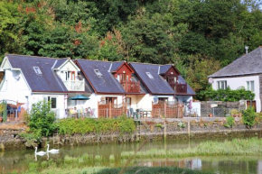 WATERSIDE cottage